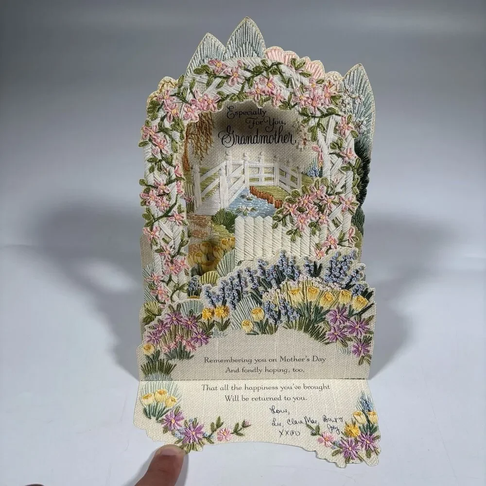 Vintage Hallmark Pop Up Mothers Day Card Grandmother 3D Die Cut Floral Bridge